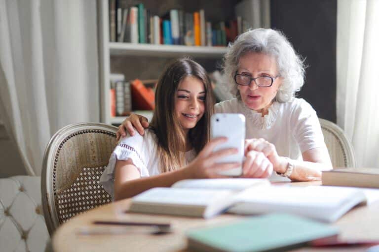 Como tirar legenda instantânea do celular?