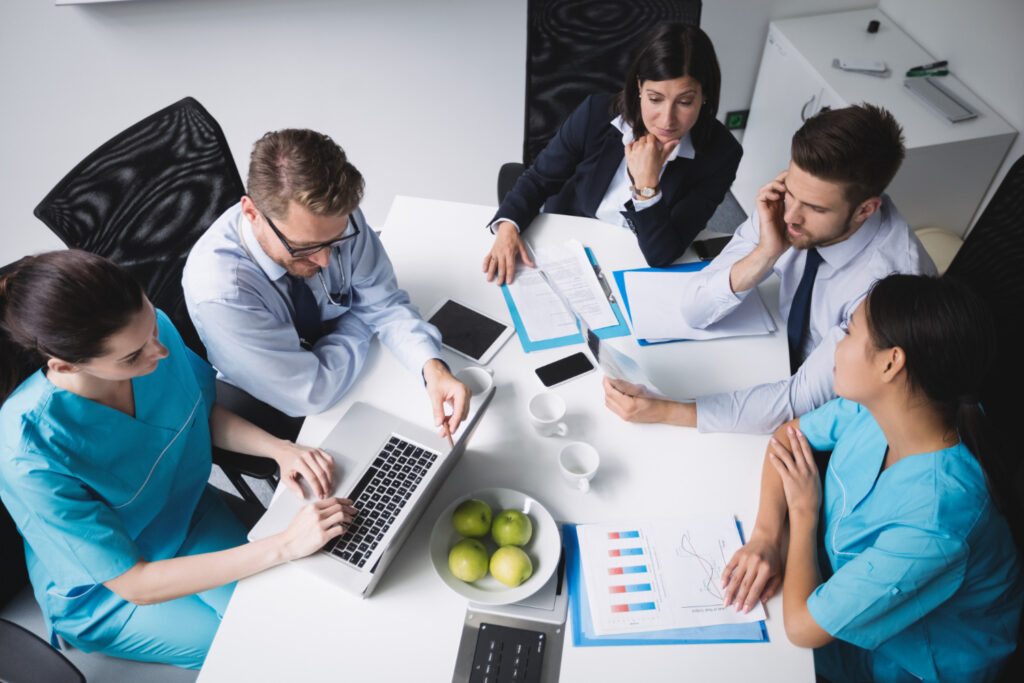 Mais que salário: por que empresas investem em plano de saúde para funcionários