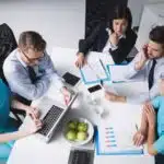 Mais que salário: por que empresas investem em plano de saúde para funcionários