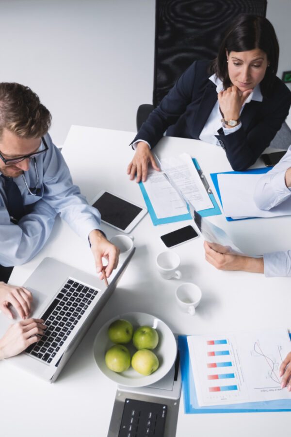 Mais que salário: por que empresas investem em plano de saúde para funcionários