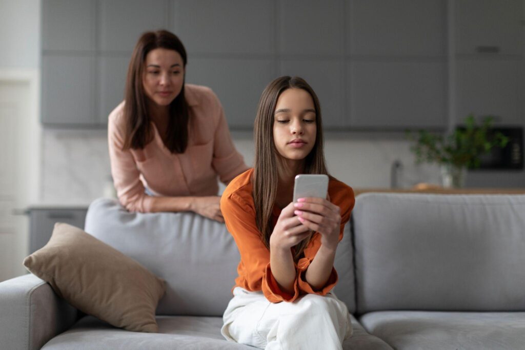 Monitoramento parental e autonomia dos adolescentes