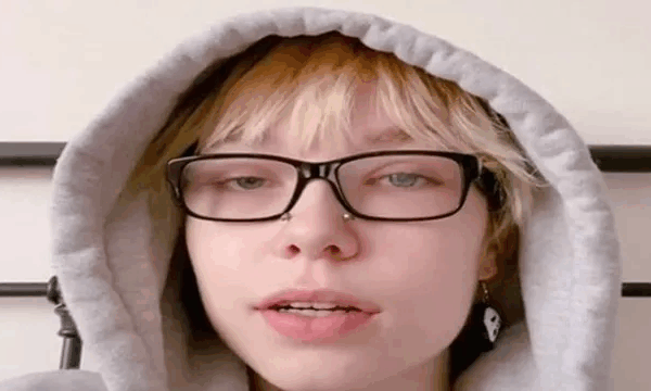 Whitney Mathers: Vida, Família e Identidade Atual