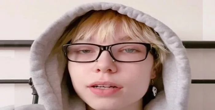 Whitney Mathers: Vida, Família e Identidade Atual