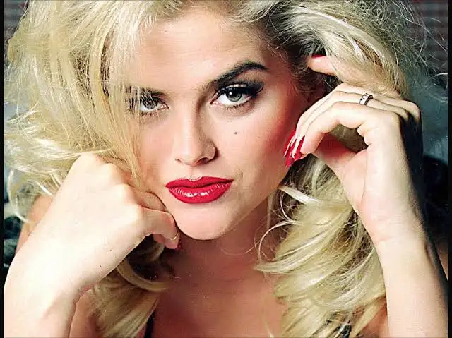 Filha de Anna Nicole Smith: Quem É e Como Vive Hoje