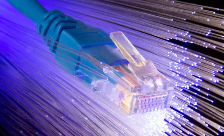 Conversor de fibra óptica: quando usar e quais problemas ele resolve em redes corporativas